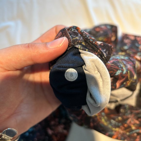 GUC Lululemon 7/8 length LEGGINGS Size 8 - Picture 5 of 5